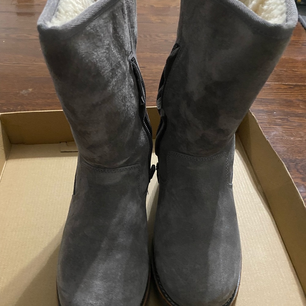 Ugg Winter Boots - image 4